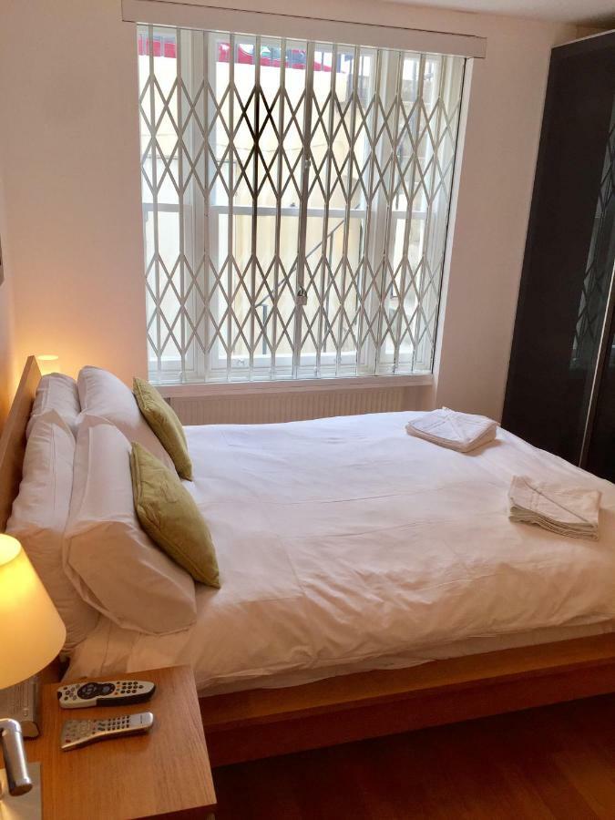 לונדון Stylish Apartment In Victoria מראה חיצוני תמונה