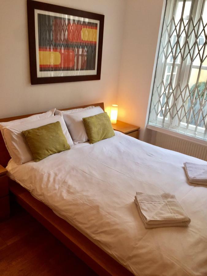 לונדון Stylish Apartment In Victoria מראה חיצוני תמונה