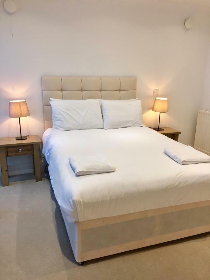 לונדון Stylish Apartment In Victoria מראה חיצוני תמונה