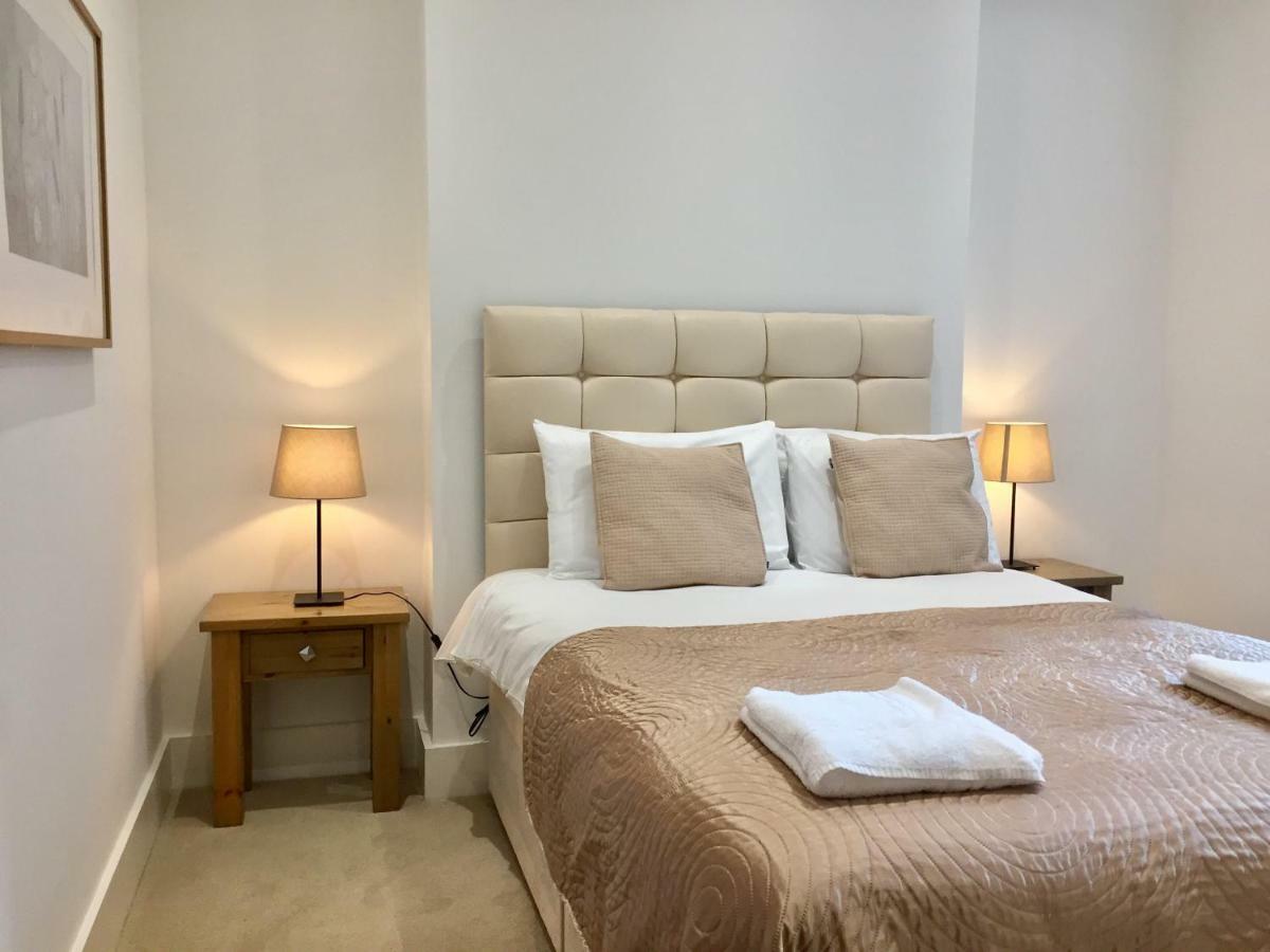 לונדון Stylish Apartment In Victoria מראה חיצוני תמונה