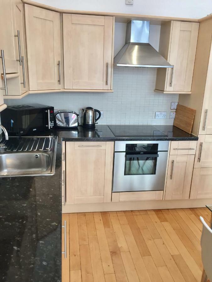 לונדון Stylish Apartment In Victoria מראה חיצוני תמונה