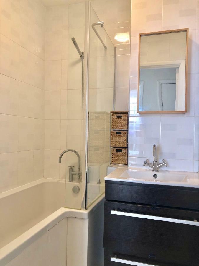 לונדון Stylish Apartment In Victoria מראה חיצוני תמונה